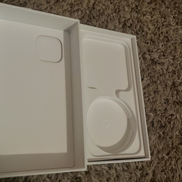 iPhone 13 mini box - Picture 3 of 3